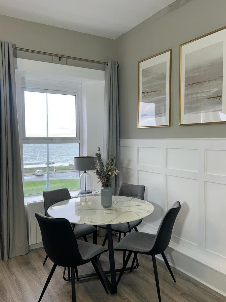 No 6 Sea Whisper Apartment Portrush Room photo